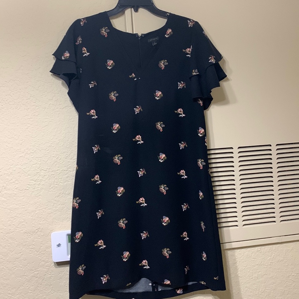 Ann Taylor dress size 8 black with floral print